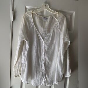 Women’s Old Navy White Button-Down Shirt…size XL